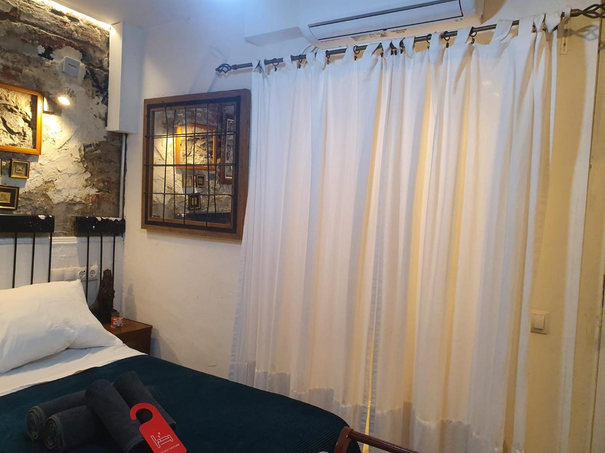 Studio Or Rooms With Private Bathroom Or Rooms With Shared Bathroom Barcelona Ngoại thất bức ảnh