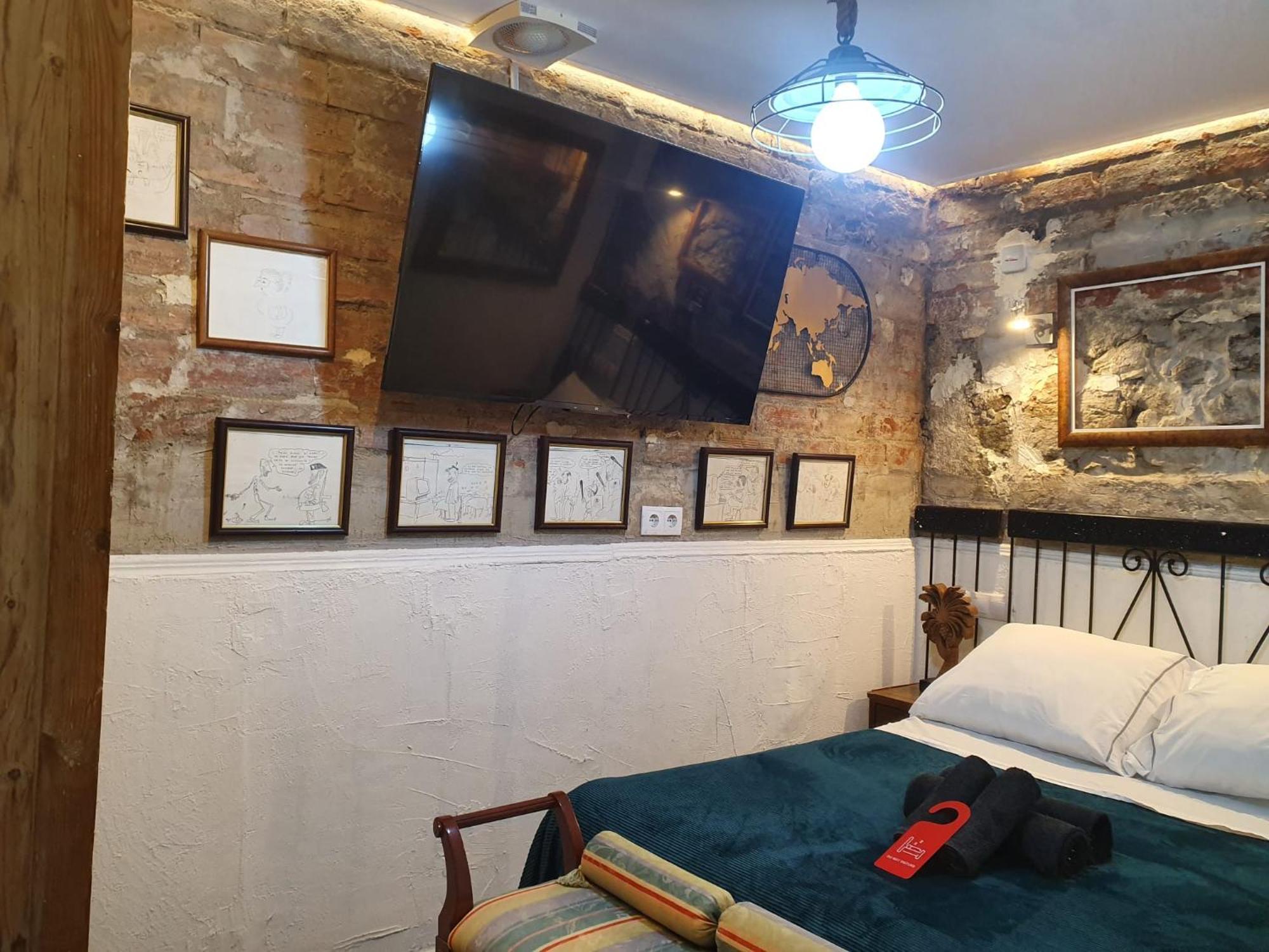 Studio Or Rooms With Private Bathroom Or Rooms With Shared Bathroom Barcelona Ngoại thất bức ảnh