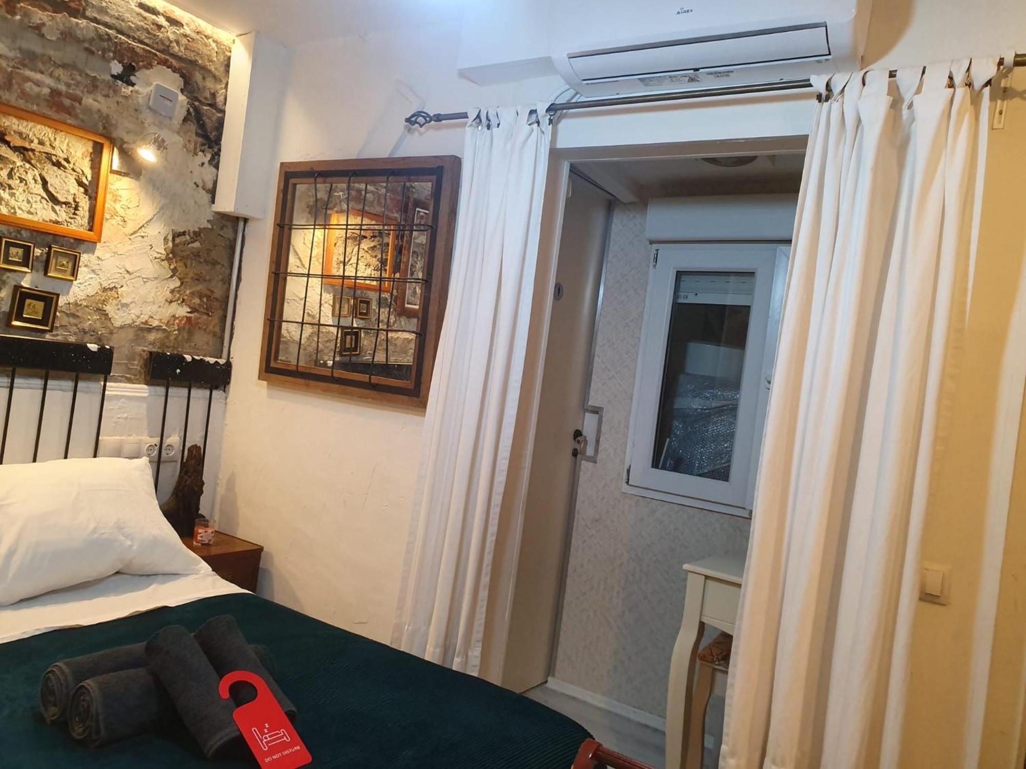 Studio Or Rooms With Private Bathroom Or Rooms With Shared Bathroom Barcelona Ngoại thất bức ảnh