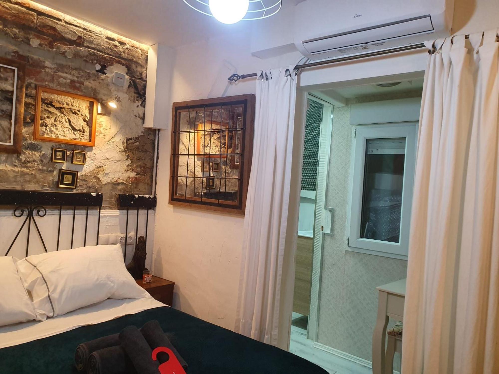 Studio Or Rooms With Private Bathroom Or Rooms With Shared Bathroom Barcelona Ngoại thất bức ảnh