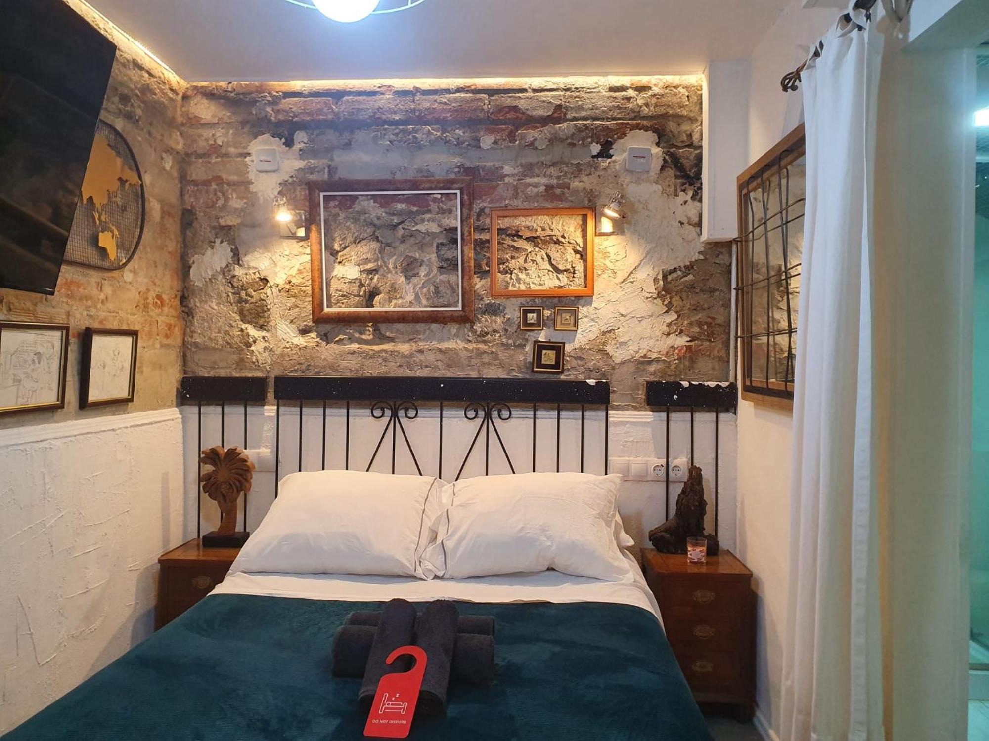 Studio Or Rooms With Private Bathroom Or Rooms With Shared Bathroom Barcelona Ngoại thất bức ảnh