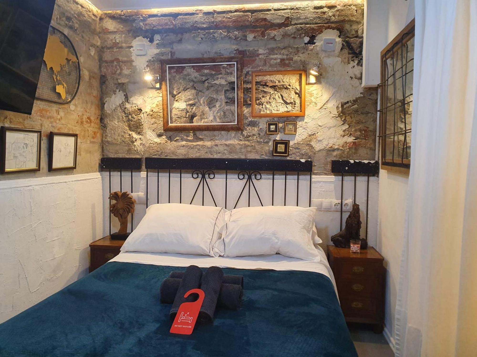 Studio Or Rooms With Private Bathroom Or Rooms With Shared Bathroom Barcelona Ngoại thất bức ảnh